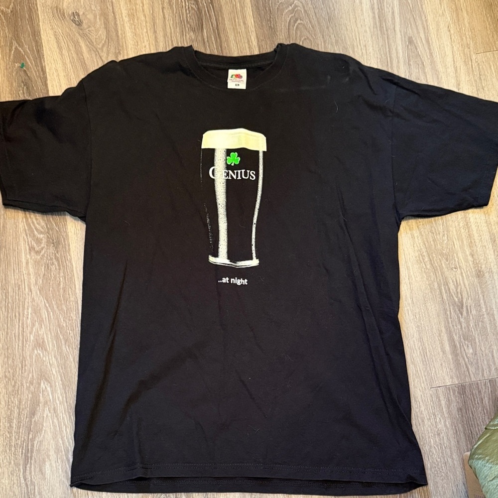 Fruit of the Loom Black T-Shirt with Pint Graphic